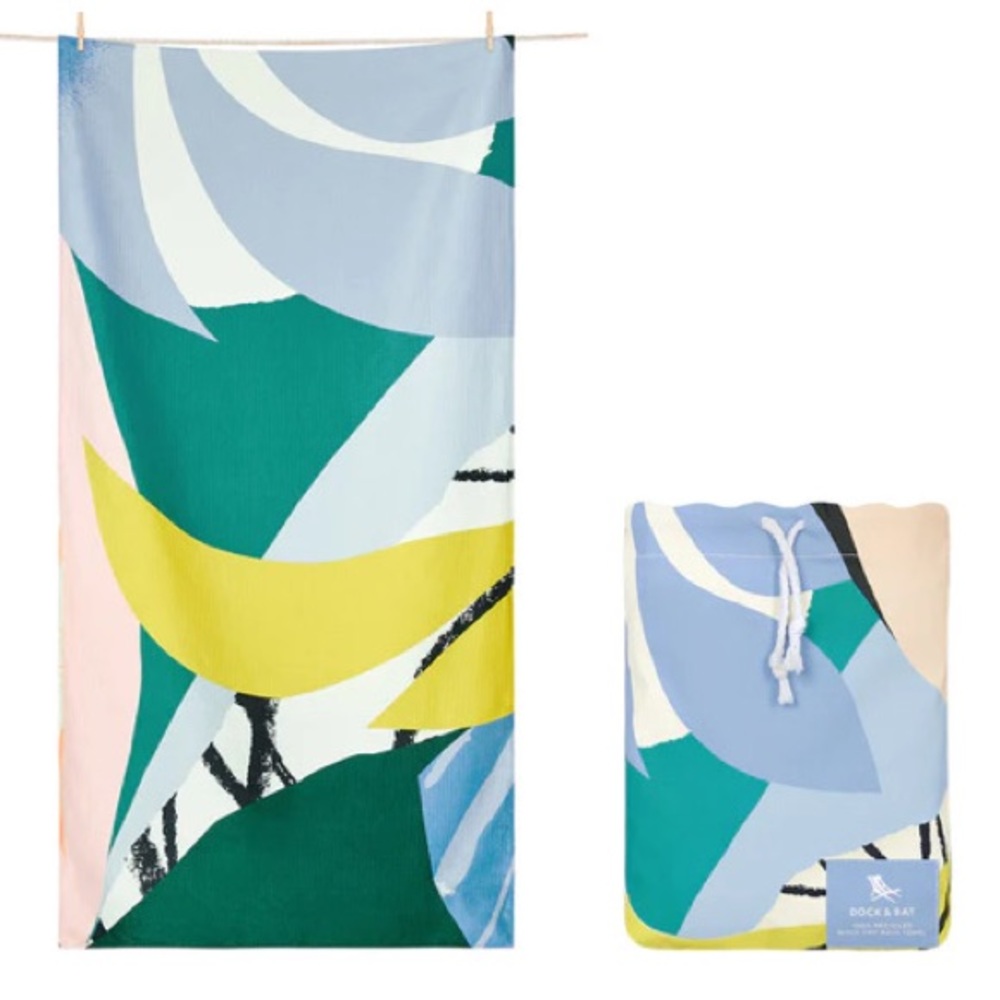 quick dry print hand towel-sz small in cinch bag-NWT-100% recycled materials